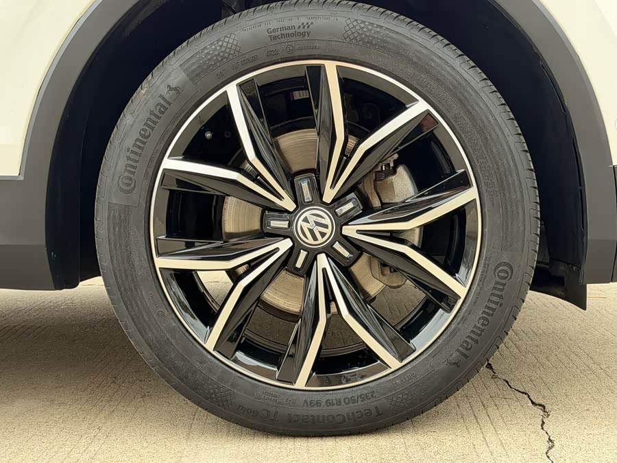 Volkswagen Tiguan L 2019 immagine di auto #10