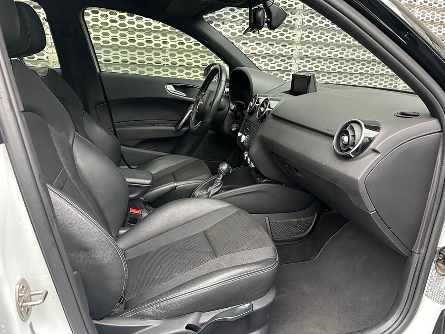 Audi A1 2018 car image #10