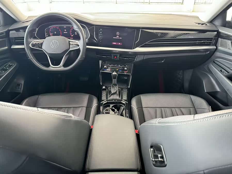 Volkswagen Passat 2021 immagine di auto #10