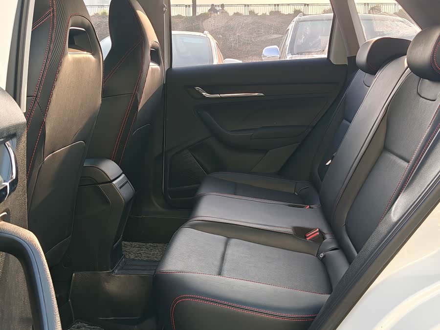 Skoda Kamiq 2021 изображение автомобиля #10