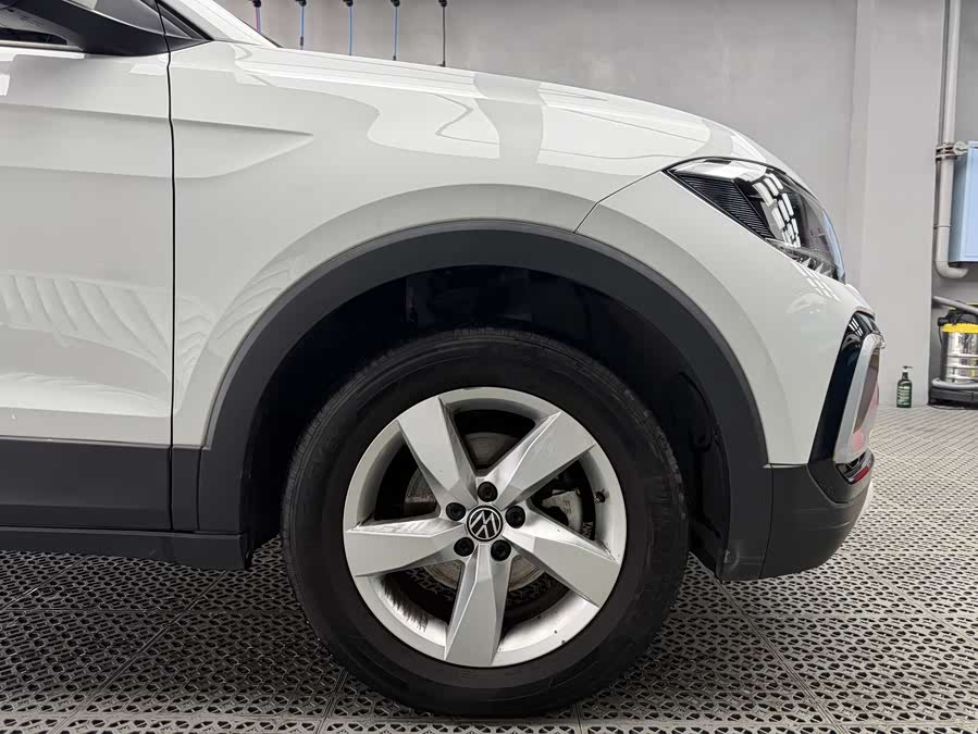 Volkswagen T-Cross 2022 car image #10