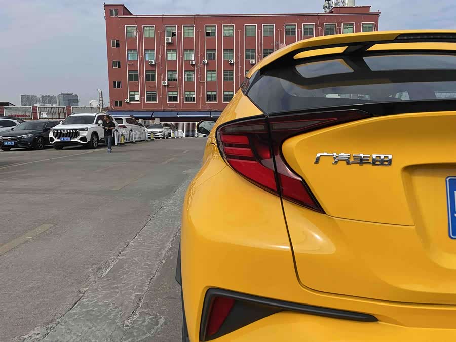 Toyota C-HR 2021 immagine di auto #10