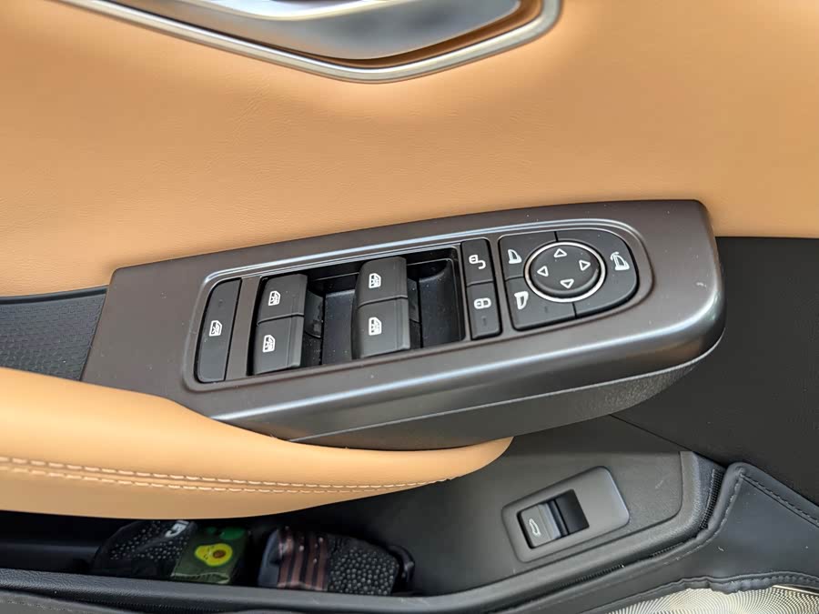 BYD SongL DM-i 2024 immagine di auto #10