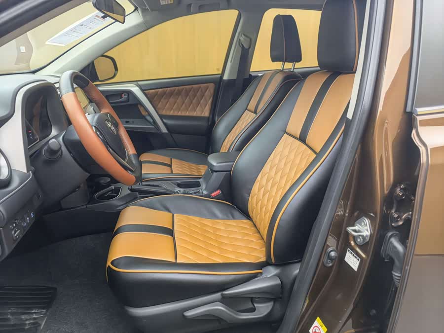 Toyota RAV4 2016 car image #10