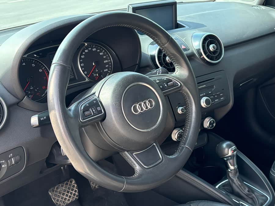 Audi A1 2014 car image #10