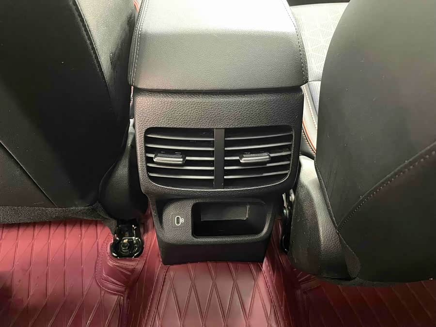 Kia Seltos 2024 imagen de coche #10