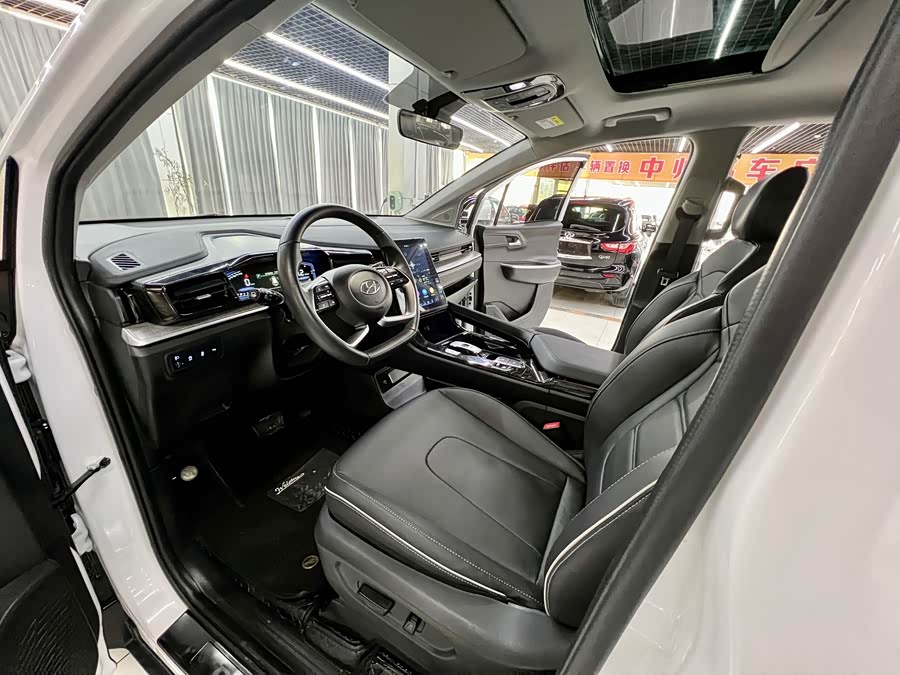 Hyundai Custo 2024 car image #10