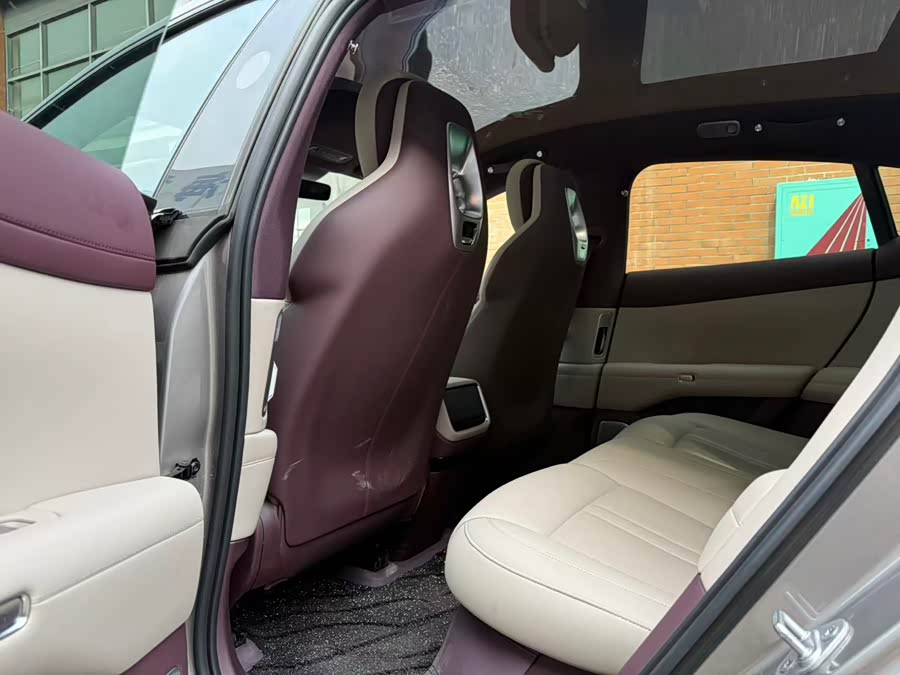 MI YU7 2025 car image #10