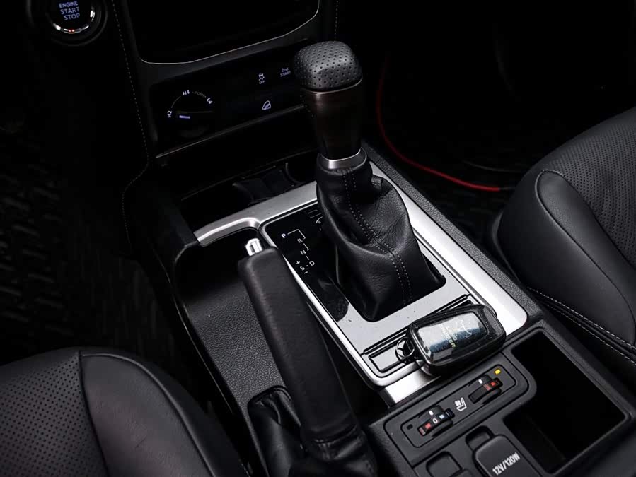 Toyota Land Cruiser Prado 2020 car image #10