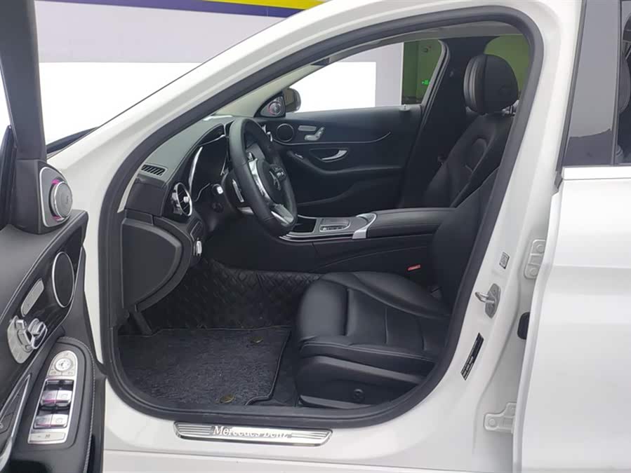 Mercedes-Benz C Class 2021 car image #10