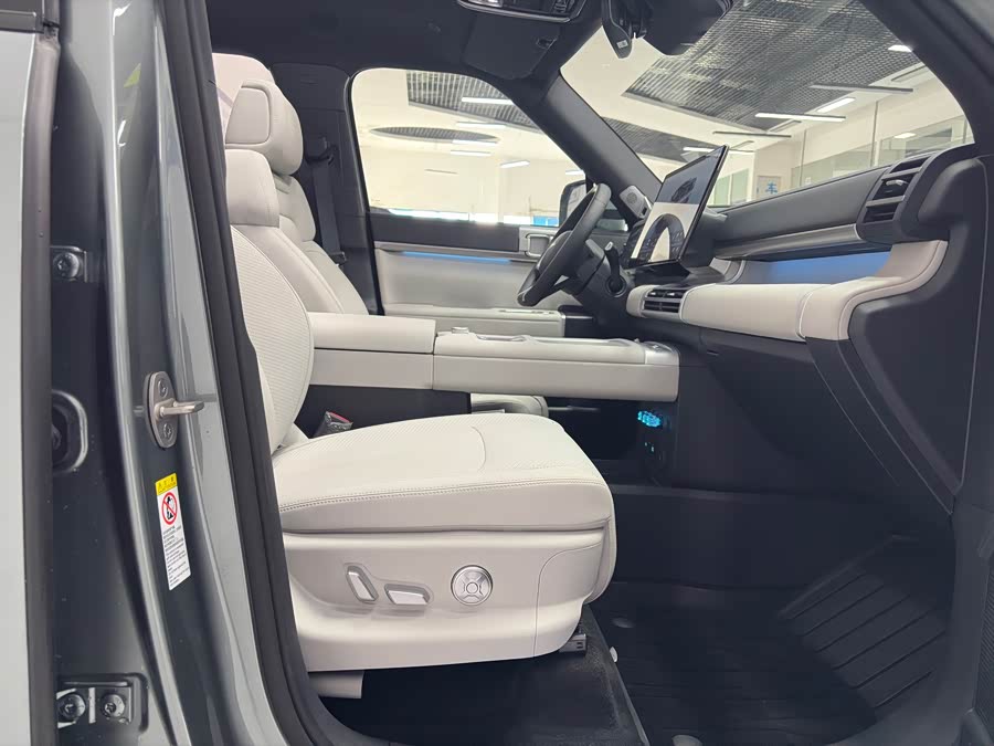 FangChengBao Tiger 7 2025 car image #10