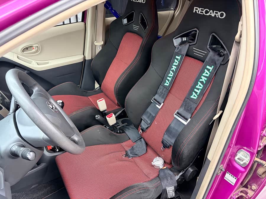 Toyota Yaris 2011 car image #10