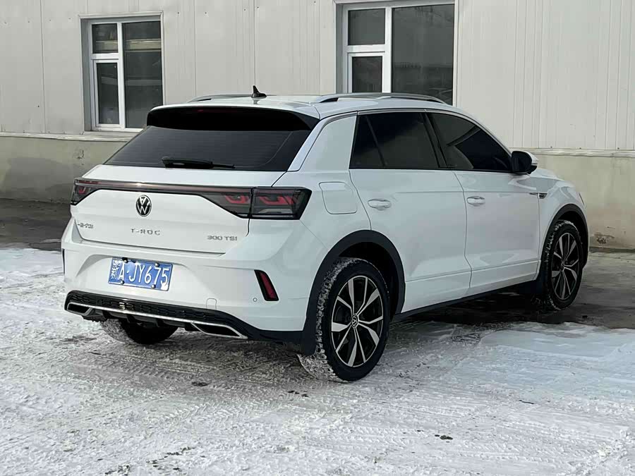 Volkswagen T-Roc 2025 immagine di auto #10