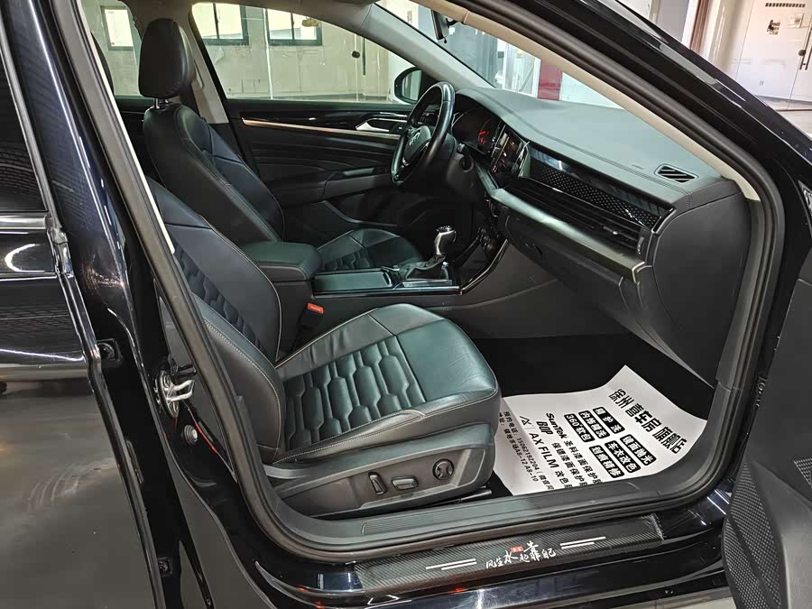 Volkswagen Passat 2019 immagine di auto #10