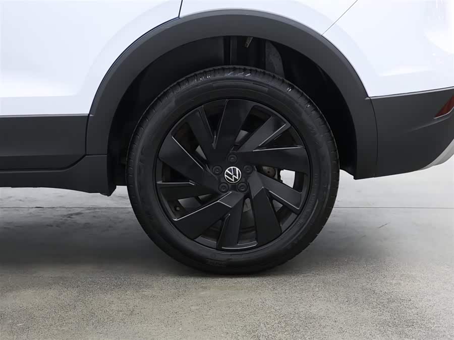 Volkswagen Tharu 2024 immagine di auto #10