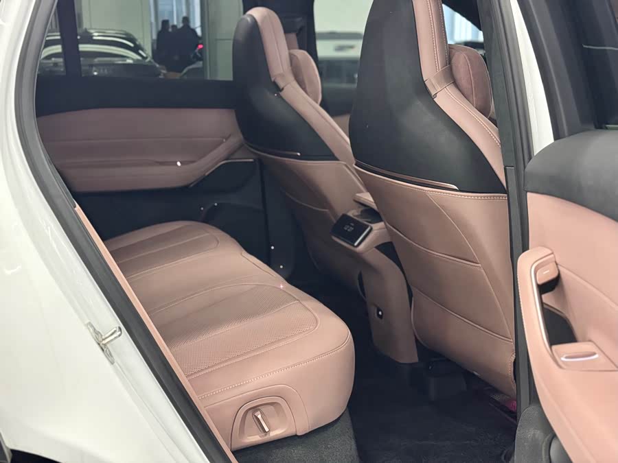 NIO EC6 2025 صورة سيارة #10