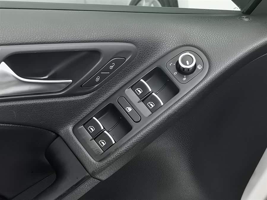 Volkswagen Golf (Imported) 2012 immagine di auto #10