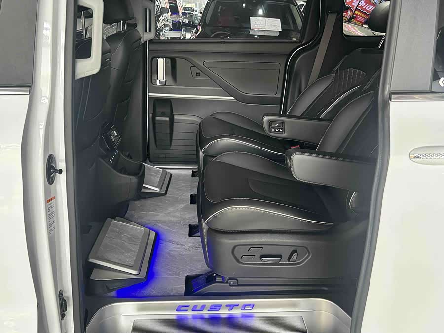 Hyundai Custo 2024 car image #10