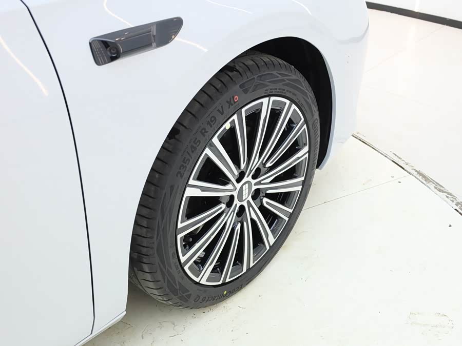 GEELY 2025 immagine di auto #10