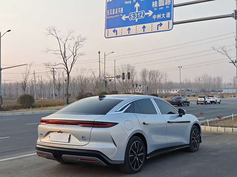 BYD HanL 2025 صورة سيارة #10