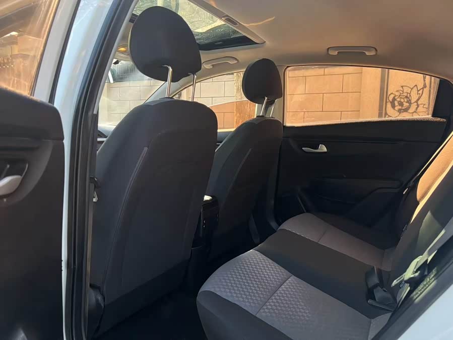 起亚 起亚K2 2017 汽车图片 #10