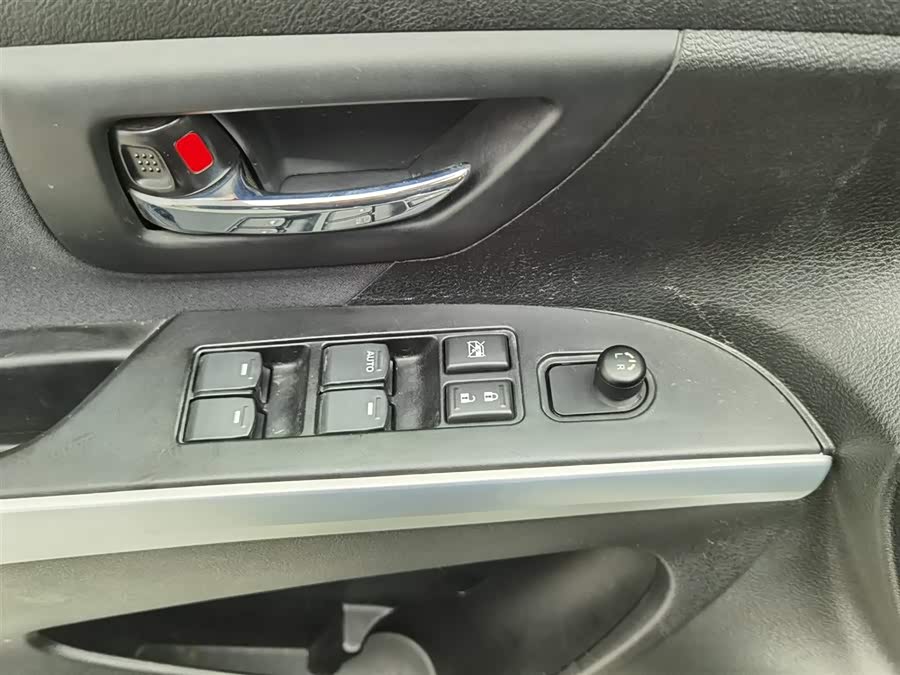 Suzuki S-Cross 2014 صورة سيارة #10