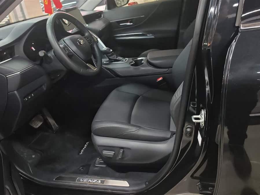 Toyota Venza 2024 immagine di auto #10