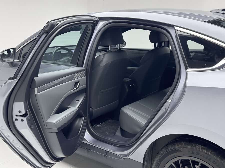 BYD Qin Plus 2025 #10 BYD Qin Plus 2025 car image #10