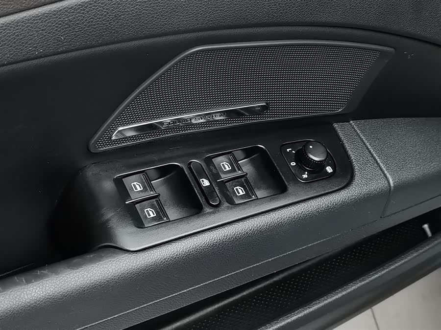 Skoda Superb Combi 2014 immagine di auto #10