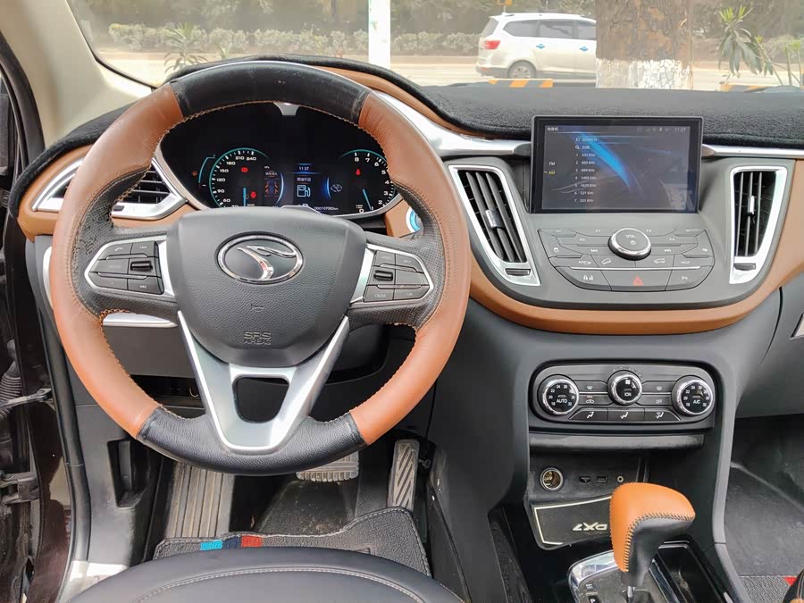 Soueast DX7 2016 car image #10