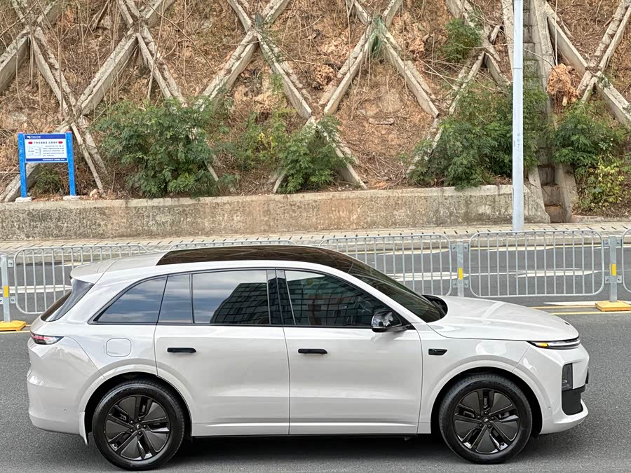 Li L6 2024 imagen de coche #10