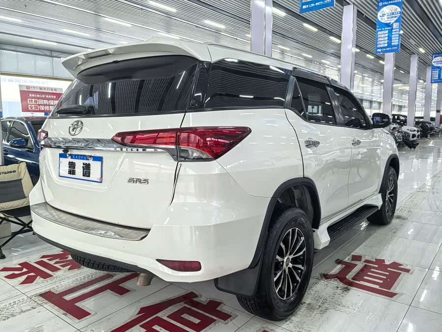 Toyota Fortuner 2019 car image #10
