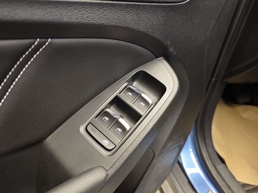 Roewe RX5 2019 изображение автомобиля #10