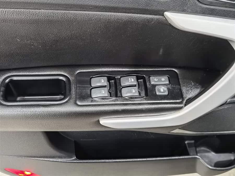 JAC 2016 #10 JAC 2016 car image #10