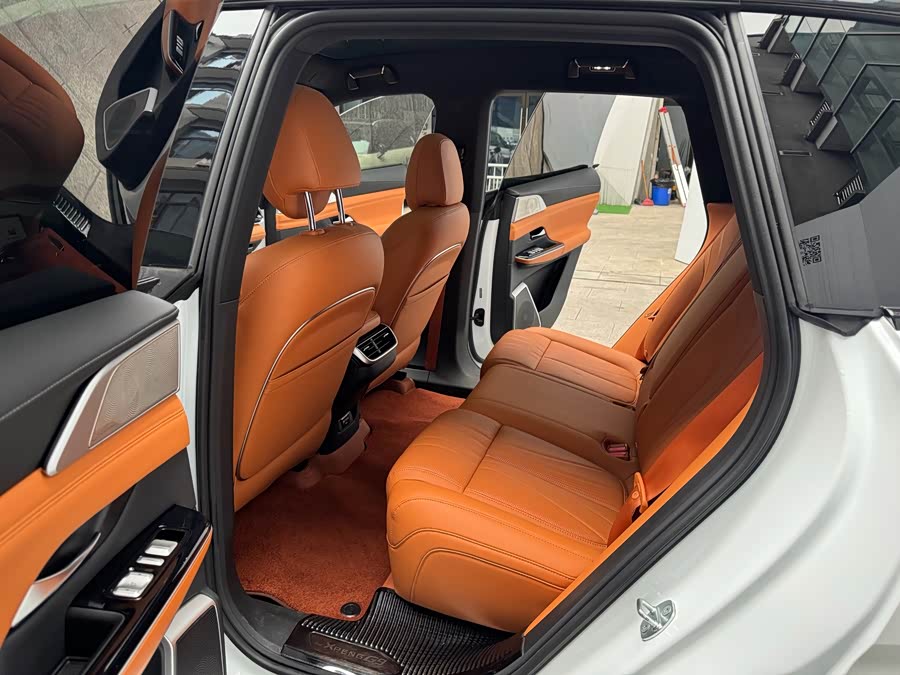 Xpeng G9 2025 car image #10
