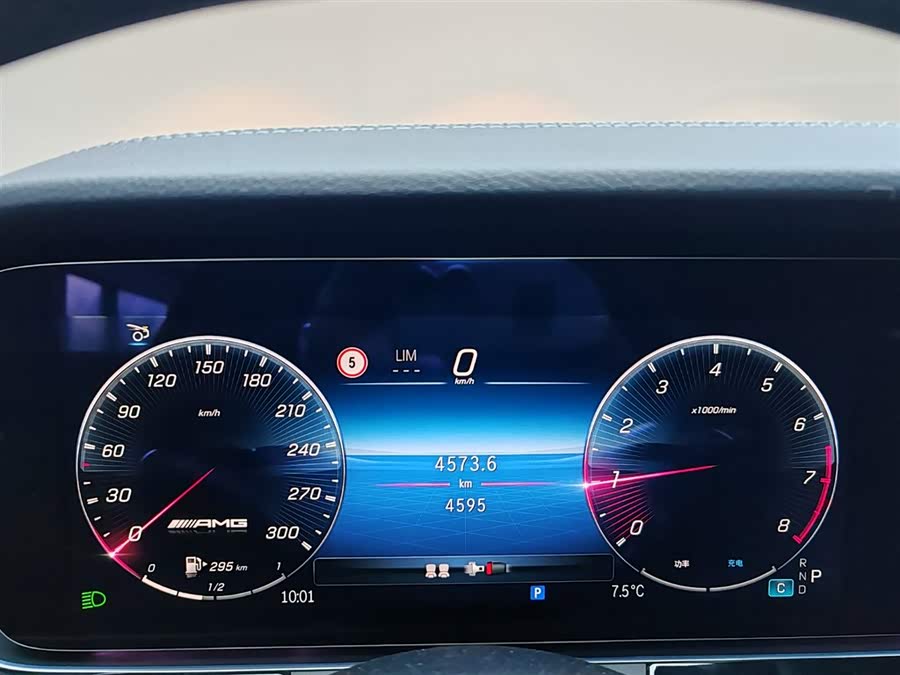 奔驰 AMG GT 2025 #10 奔驰 AMG GT 2025 汽车图片 #10