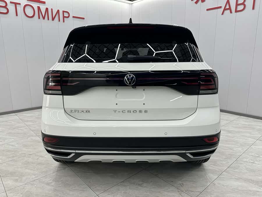 Volkswagen T-Cross 2021 #10 Volkswagen T-Cross 2021 car image #10