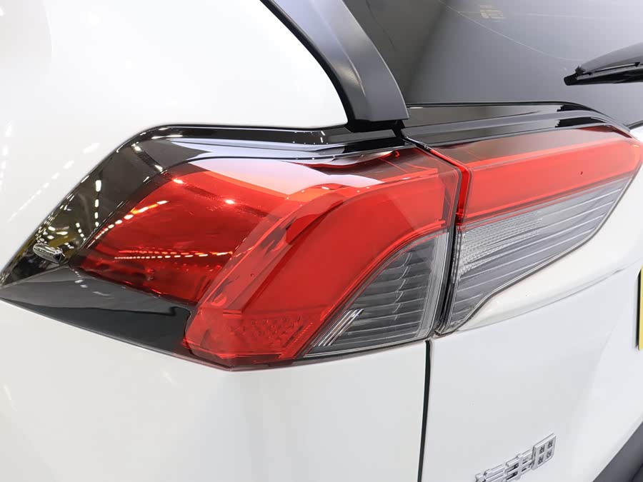 Toyota RAV4 2024 car image #10