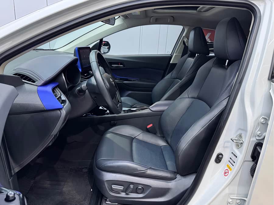 Toyota C-HR 2020 immagine di auto #10