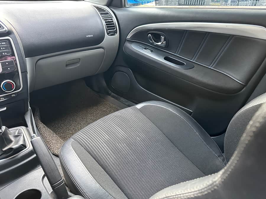 Soueast V3 Lingyue 2015 immagine di auto #10