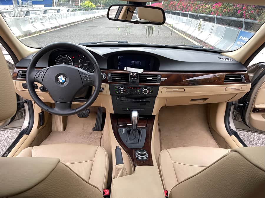 BMW 3 Series (Imported) 2010 car image #10