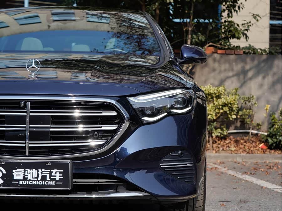 Mercedes-Benz E Class 2023 car image #10