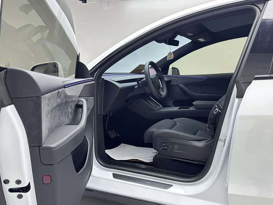 特斯拉 Model Y L 2025 汽车图片 #10