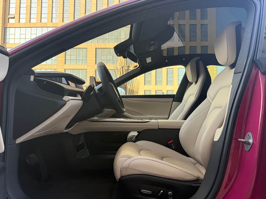 MI SU7 2025 immagine di auto #10