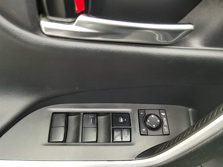 Toyota RAV4 2022 car image #10