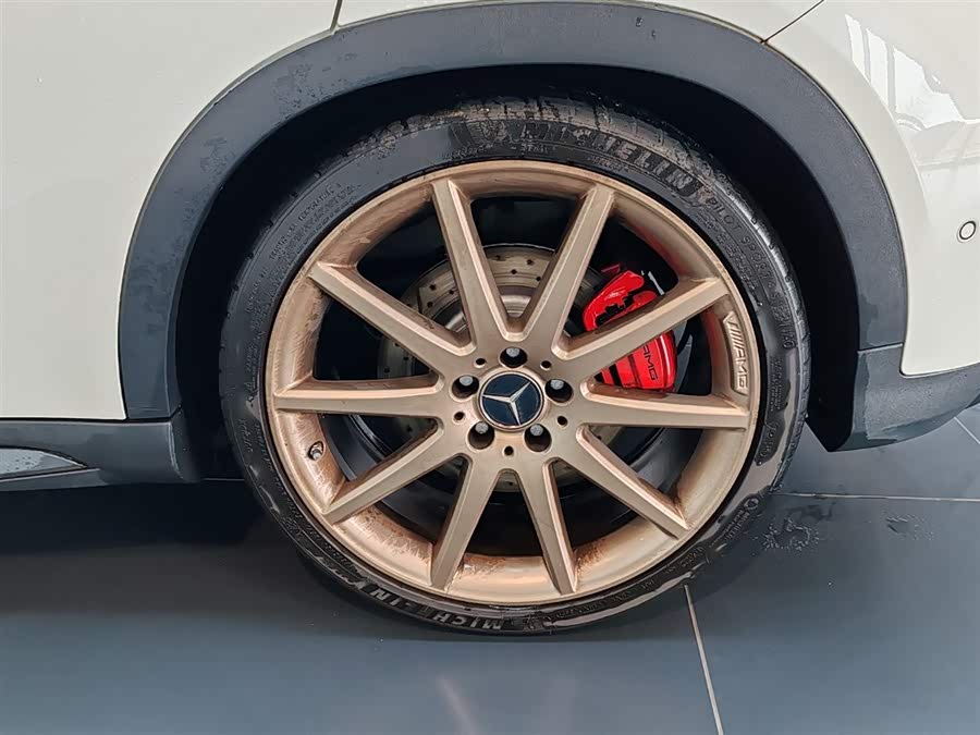 Mercedes-Benz GLA AMG 2018 car image #10