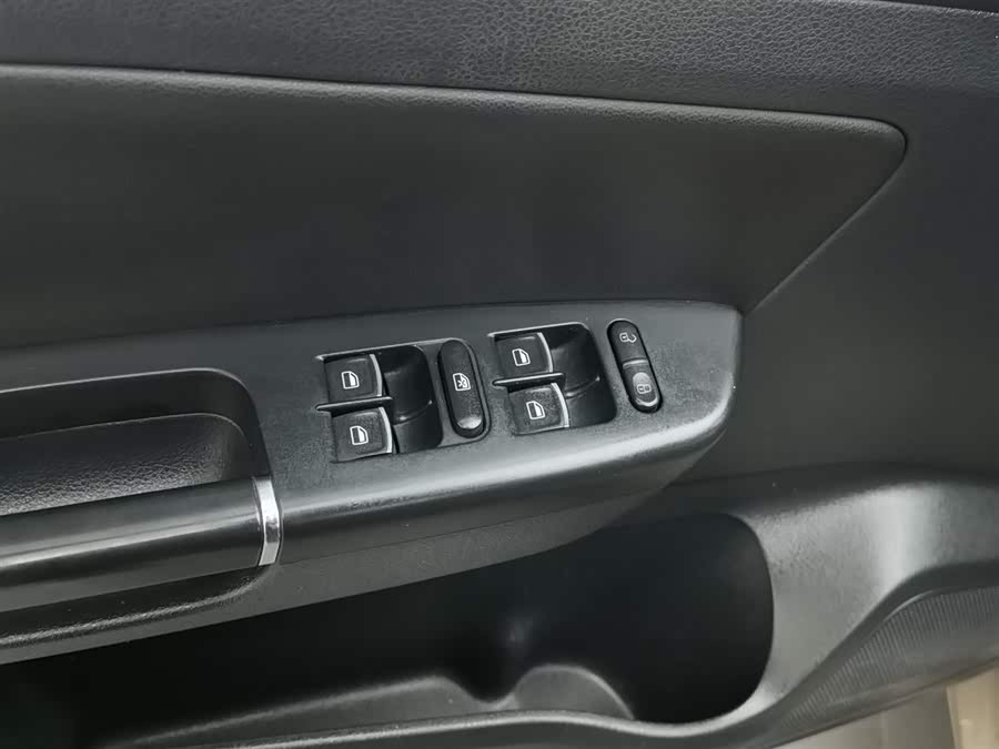 Volkswagen Bora 2013 immagine di auto #10