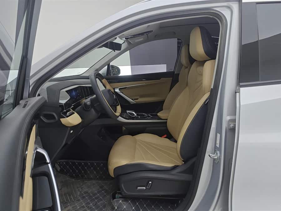 GEELY Boyue L 2023 car image #10