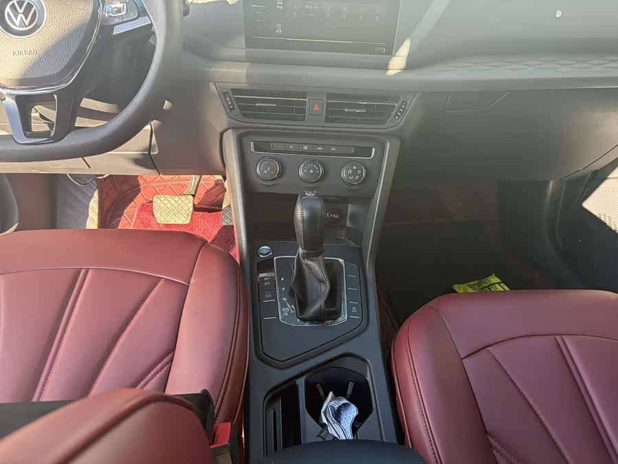 Volkswagen Tharu 2022 immagine di auto #10