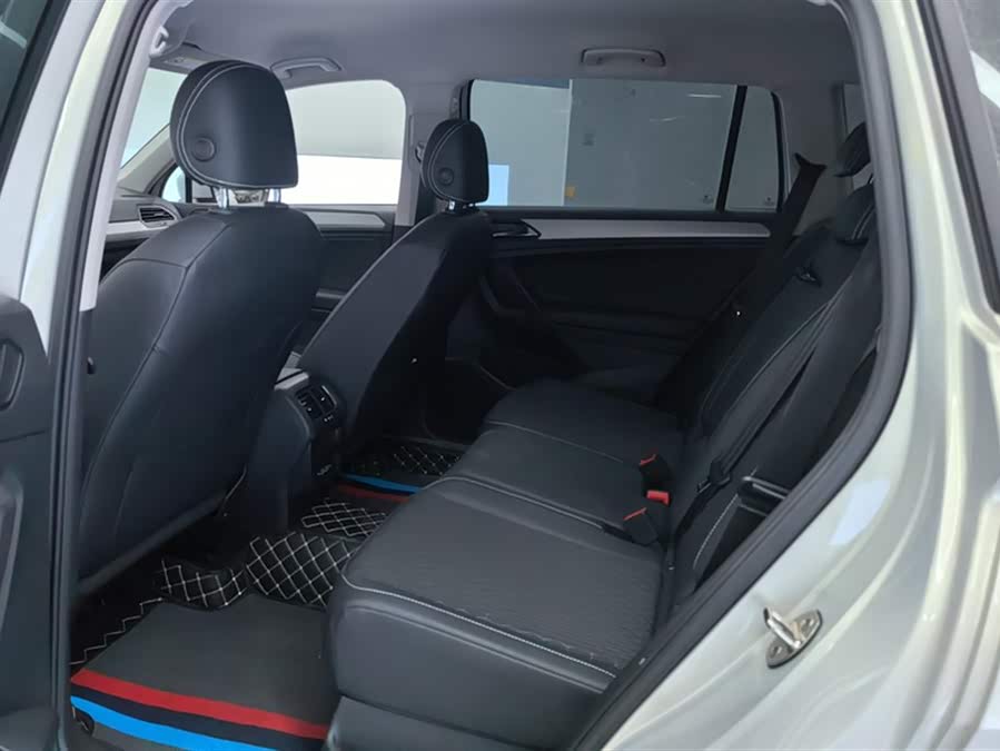 Volkswagen Tiguan L 2020 car image #10